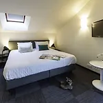 מלון Smart - באטיס